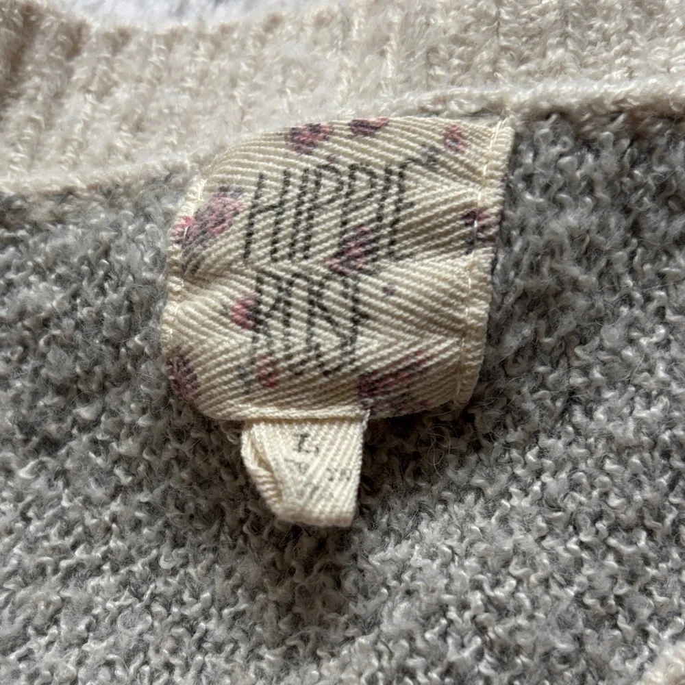 Soft and Cozy V-Neck Sweater with Stars - Picture 4 of 5